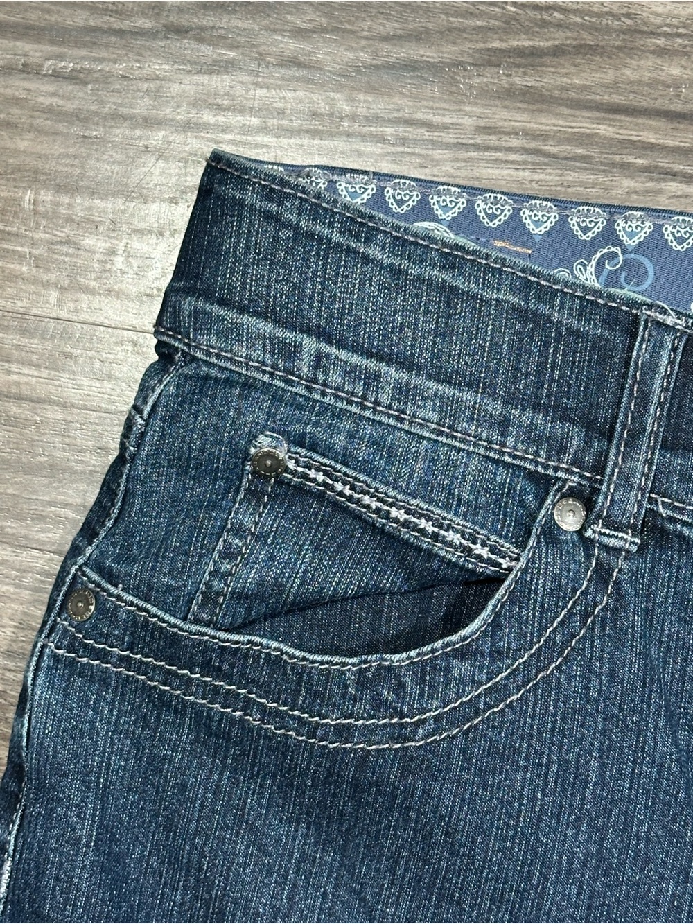 NWT BANDOLINO BOHEME Mykonos Wash Cuffed Cropped Jeans 16 - Picture 3 of 13